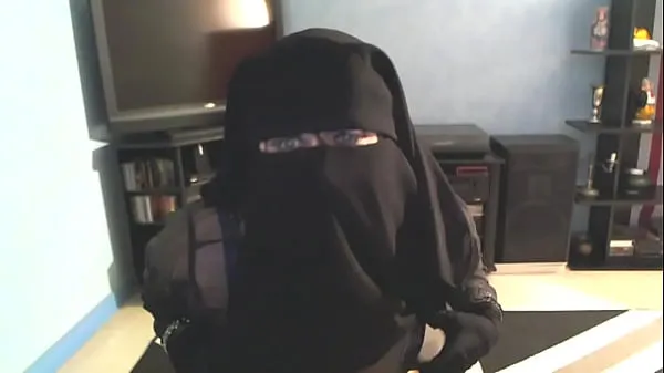 새로운 Muslim girl revealing herself 멋진 동영상