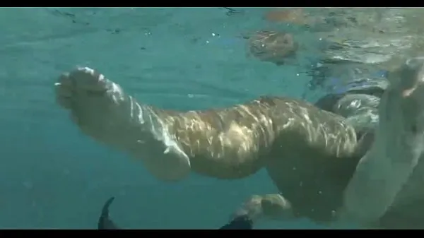 Uutta gostosa dentro d;agua no porto da barra salvador bahia siistiä videota