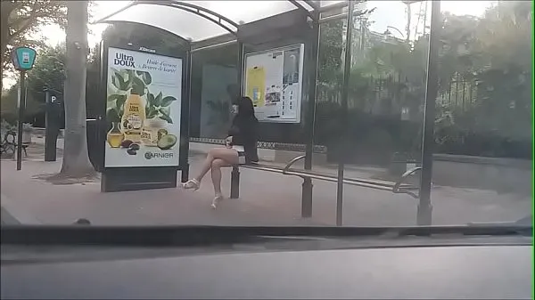 Nye bitch at a bus stop seje videoer