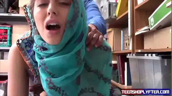 نئے Muslim suspect behaviour confirmed true by security زبردست ویڈیوز