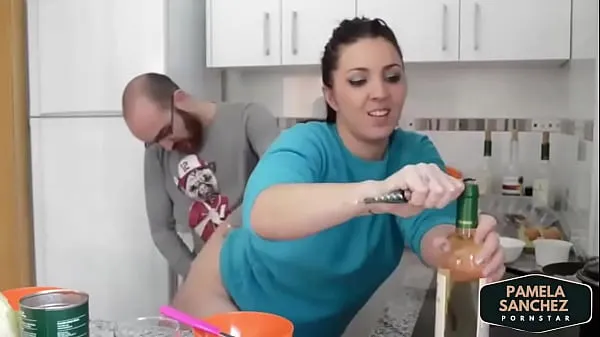 Nieuwe Fucking in the kitchen while cooking Pamela y Jesus more videos in kitchen coole video's