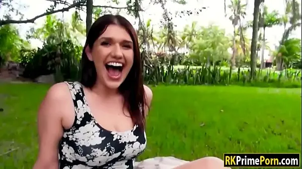 Nye April Dawn swallows cum for some money kule videoer
