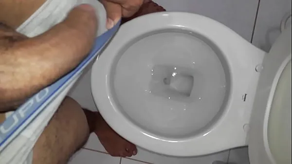 Big piss in the bathroomمقاطع فيديو رائعة جديدة