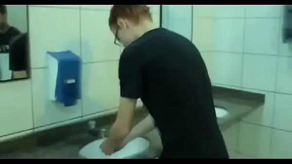 نئے Negão catches redhead from زبردست ویڈیوز