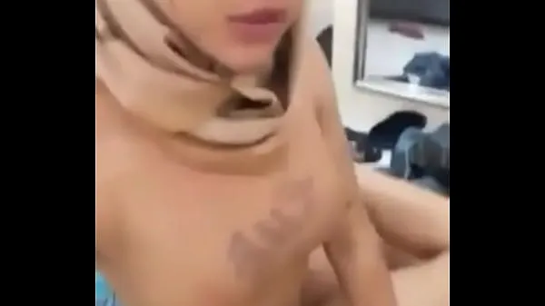 Nya Muslim Indonesian Shemale get fucked by lucky guy coola videor