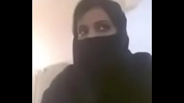 Muslim hot milf expose her boobs in videocall Video hebat baharu