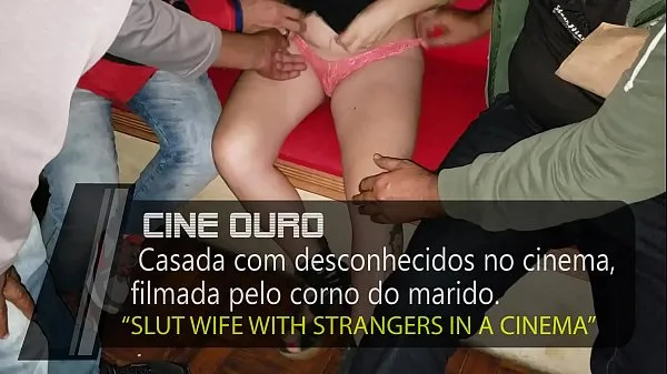 Yeni Casada com o corninho no cine ouro (cinema porno), chupando e levando pica de vários homens harika Videolar