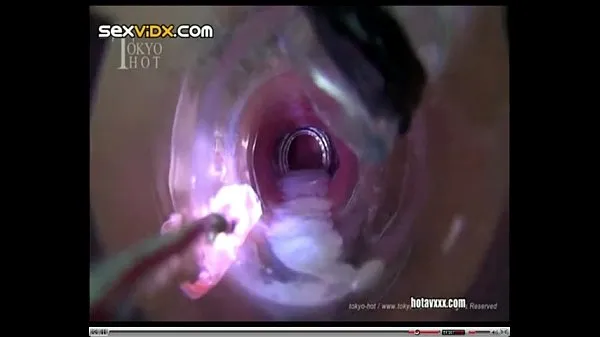 新しいジャップひよこはポンプを介して彼女のお尻に精液を取得します（バルビトスによるクールなビデオ