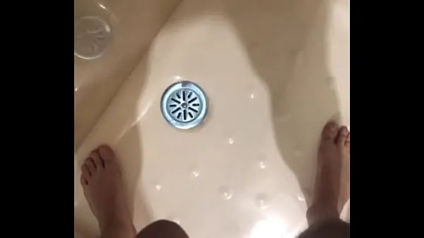 Pissing in the shower, periscope Video keren baru