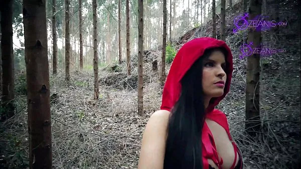 Neue Rotkäppchen Tatiana Morales ist im Wald versunken und frisst das Wolfsspecial Halloweencoole Videos