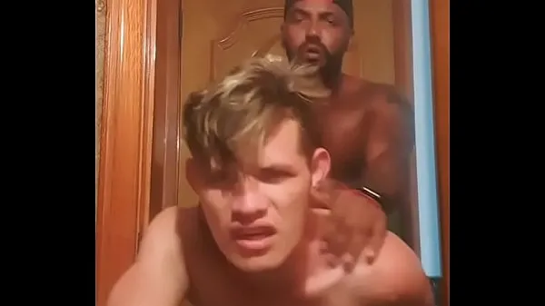 Pounding the hot masseur from São Pauloمقاطع فيديو رائعة جديدة