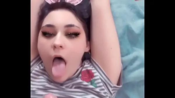 Nové Gorgeous teen sucks dick while flirting with dudes on snap POV skvelé videá