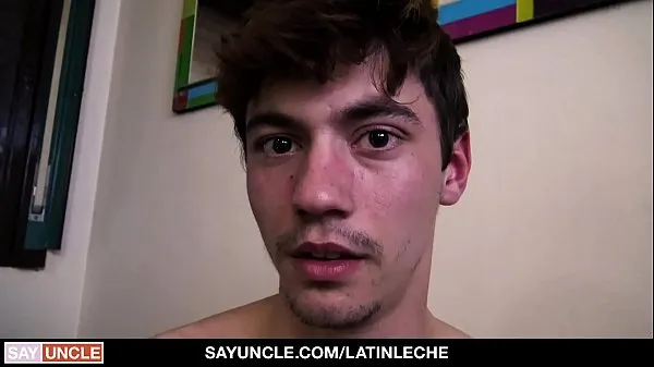 Nuovi LatinLeche - Simpatico ragazzo latino lascia il suo buco per soldi fantastici video