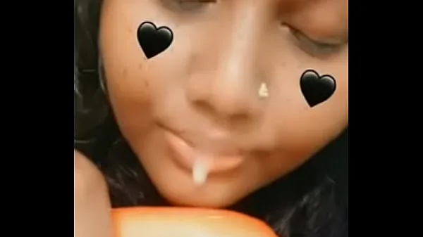 Nowe some indian girl sucking a carrot fajne filmy