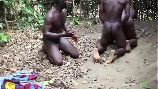 Nuovi African Gift ha scopato la guardia di suo marito fantastici video