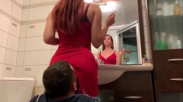 Yeni Mistress Sofi in Red Dress Use Chair Slave - Ignore Facesitting Femdom (Preview harika Videolar