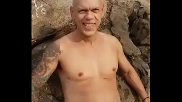 Νέα PISS ON MYSELF ON THE NUDE BEACH ωραία βίντεο