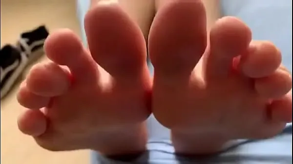 Νέα My feet want to be caressed ωραία βίντεο