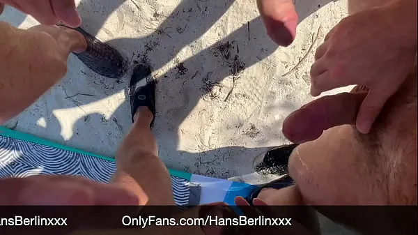 Public Jerk Off. Hans Berlin gets creamed Video hebat baharu