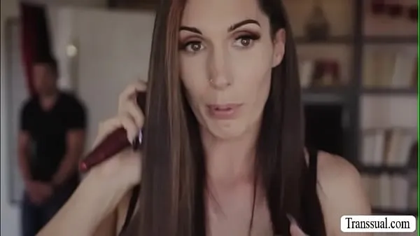 Nye Stepson bangs the ass of her trans stepmom kule videoer