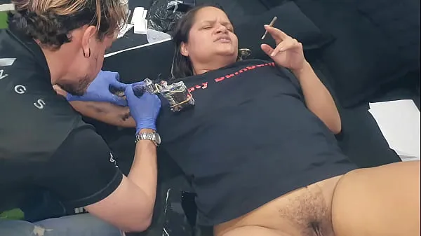 New My wife offers to Tattoo Pervert her pussy in exchange for the tattoo. German Tattoo Artist - Gatopg2019 cool Videos