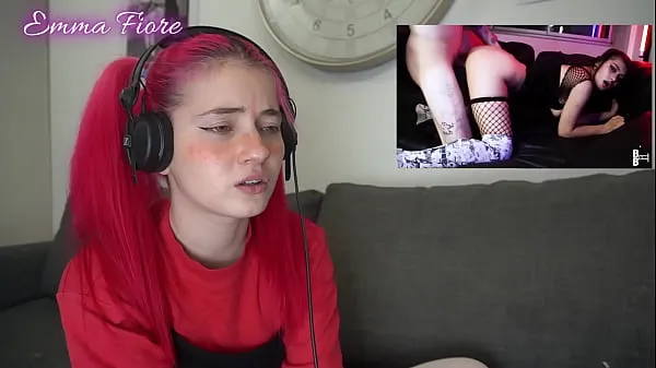 Nya Petite teen reacting to Amateur Porn - Emma Fiore coola videor