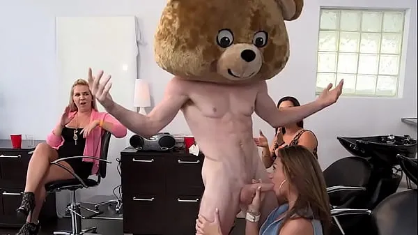 Nuovi DANCINGBEAR - Equipaggio interrazziale di puttane affamate di cazzo che mangiano spogliarellisti vivi fantastici video