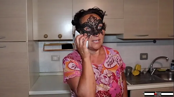 Nuevos Elisabetta 50Yo invita a un Toy Boy a tener sexo anal duro vídeos interesantes