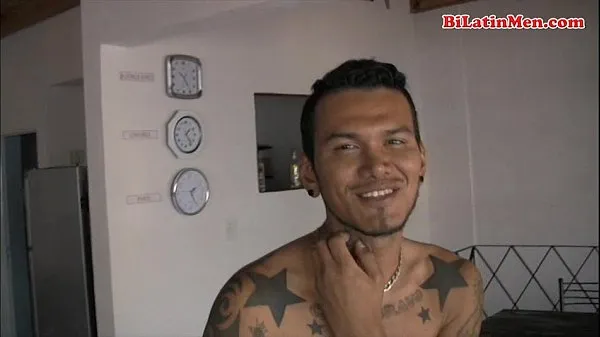 Új muscle tattoed guy solo klassz videó