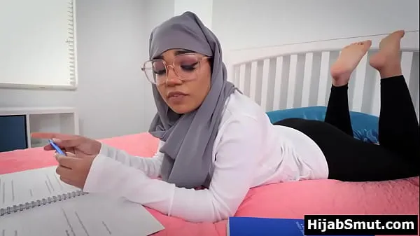 Új Cute muslim teen fucked by her classmate klassz videó