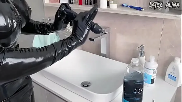 Latex Drone Secures Huge Dildo Inside Ass Video keren baru