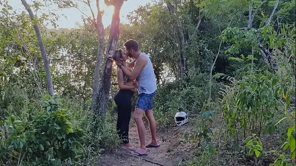 Nouvelles j’ai emmene la de la femme de chambre enceinte au gommage vidéos sympas