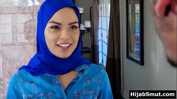 새로운 Hot muslim girl threesome banged by movers 멋진 동영상