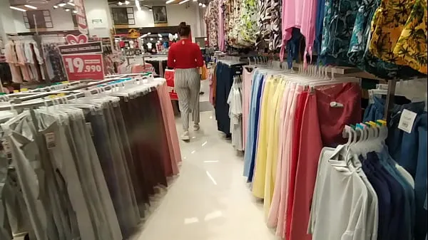 New I chase an unknown woman in the clothing store and show her my cock in the fitting rooms cool Videos