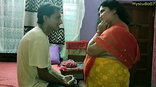 Nieuwe Indian Hot Bhabhi XXX sex with Innocent Boy! With Clear Audio coole video's