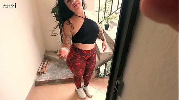 Nye I fuck my horny neighbor when she is going to water her plants seje videoer
