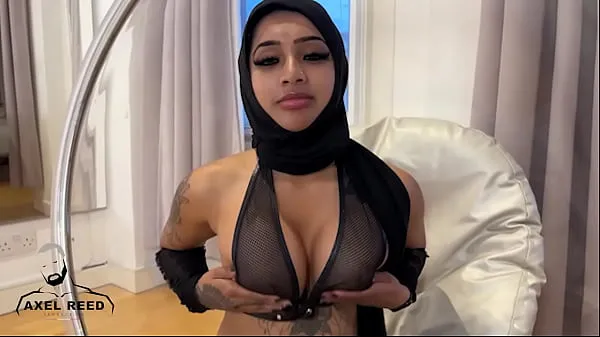Nieuwe ARABIAN MUSLIM GIRL WITH HIJAB FUCKED HARD BY WITH MUSCLE MAN coole video's