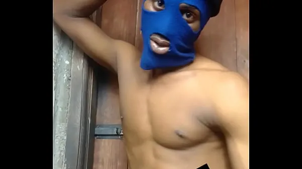 新Masked on black guy with a big dick stroke酷視頻