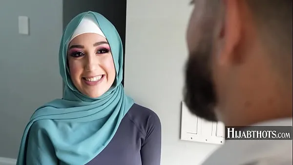 Novi Teen Muslim Soccer Player Groped By Coach - Violet Gems kul videoposnetki