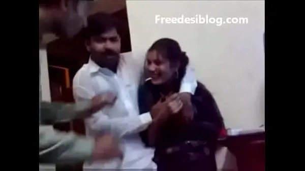 नए Pakistani Desi girl and boy enjoy in hostel room शानदार वीडियो